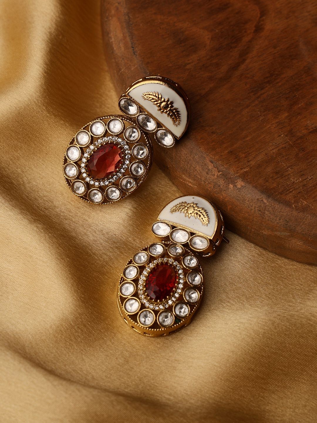 

VENI 18K Gold-Plated Artificial Stones Studded Circular Shaped Drop Earrings