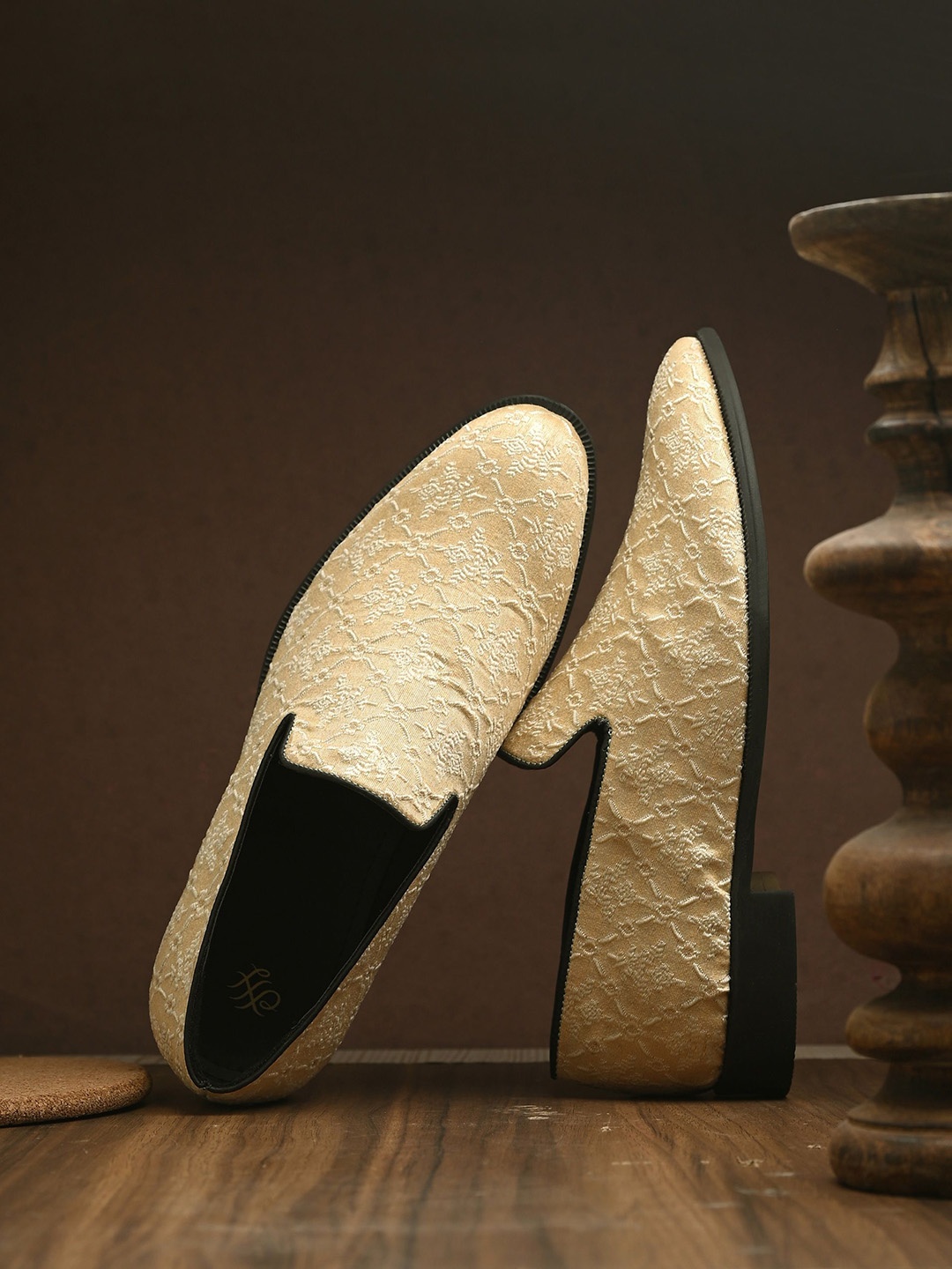 

House Of Pataudi Men Embroidered Casual Slip On Mojaris, Beige