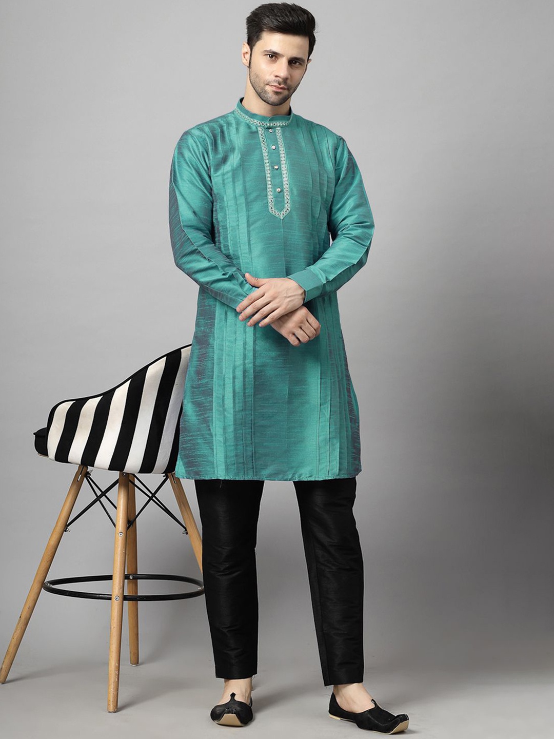 

Utsav Fashion Men Yoke Design Pleated Mirror Work Dupion Silk Kurta with Trousers, Teal