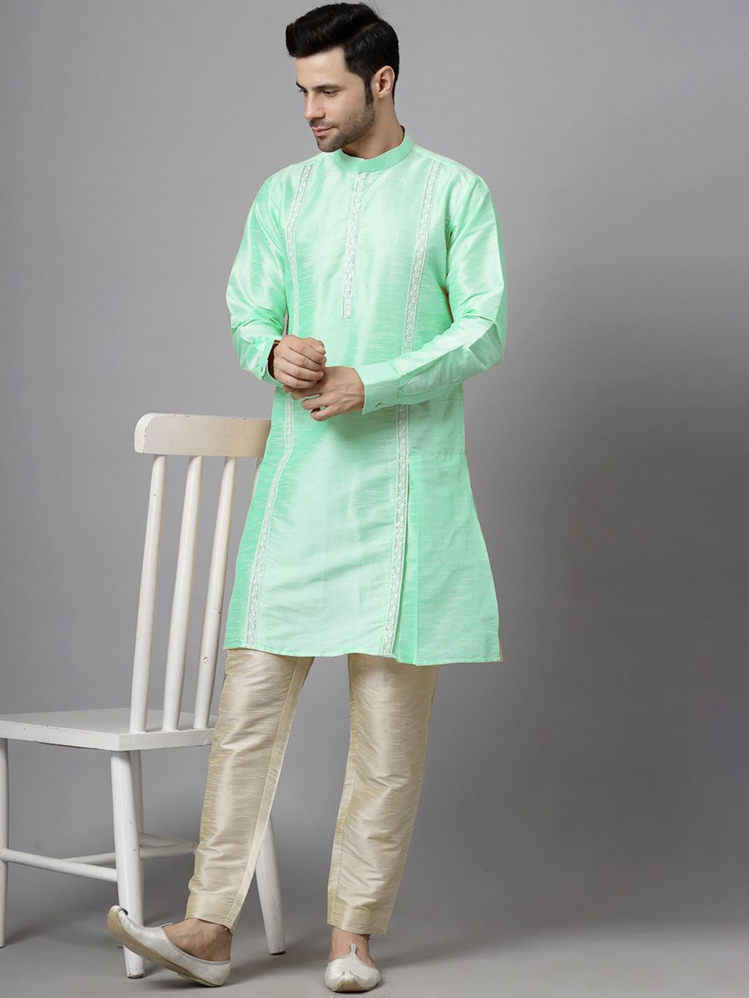 

Utsav Fashion Men Embroidered High Slit Sequinned Kurta with Trousers, Green