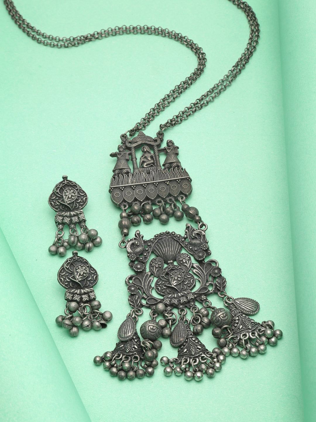 

Moedbuille Silver Plated Tribal Tasselled Design Oxidised Jewellery Set