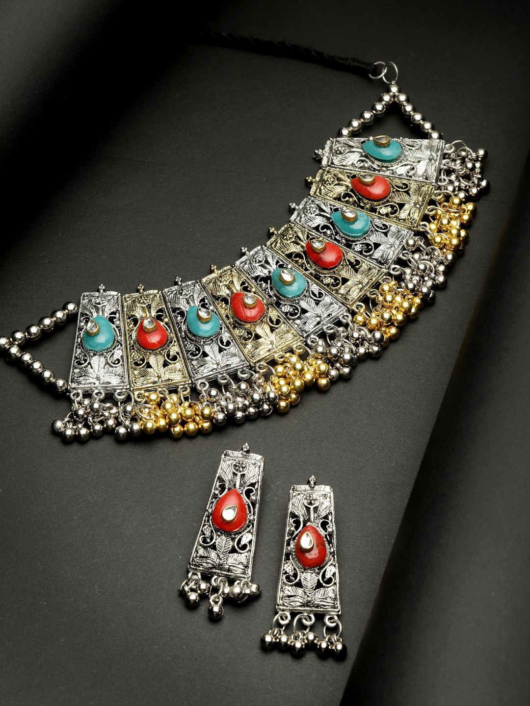 

Moedbuille Sliver-Plated Kundan Enamel Design Oxidised Tribal Tasselled Jewellery Set, Silver