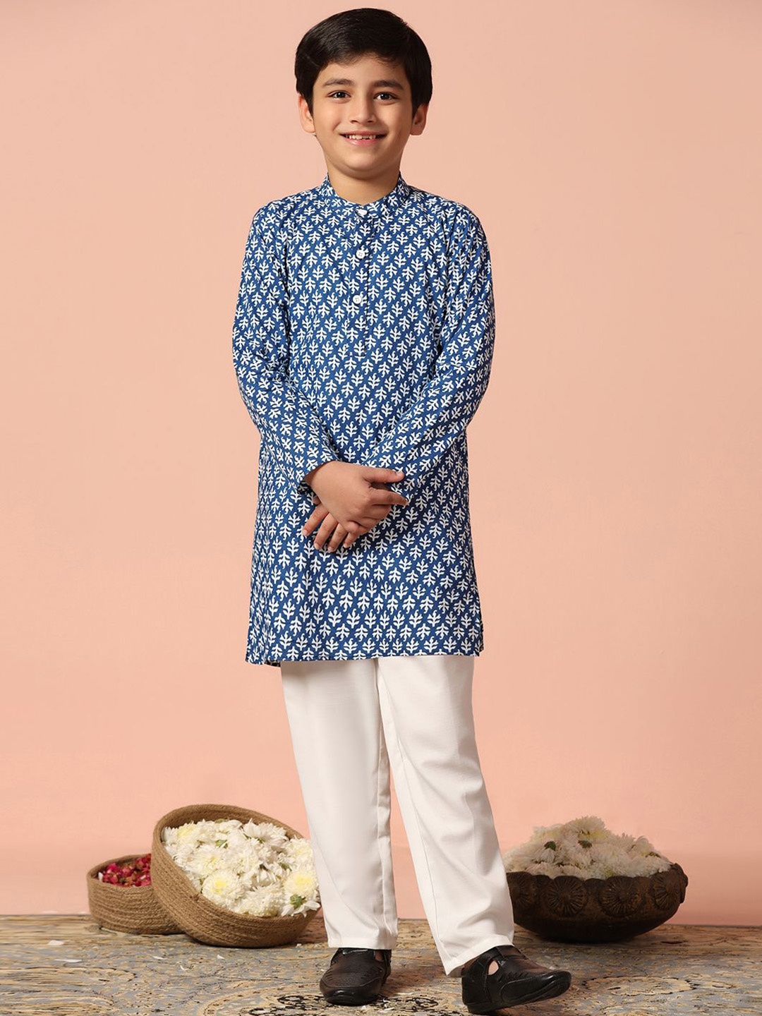 

FASHION DREAM Boys Floral Printed Regular Kurta with Pyjamas, Blue