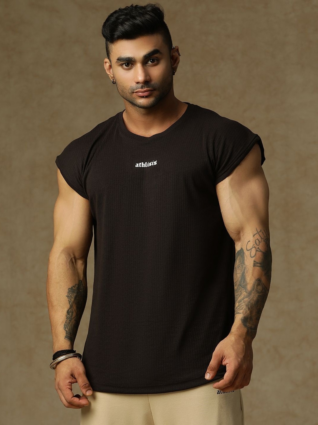 

ATHLISIS Men Abzorb Typography Printed Round Neck T-shirt, Black