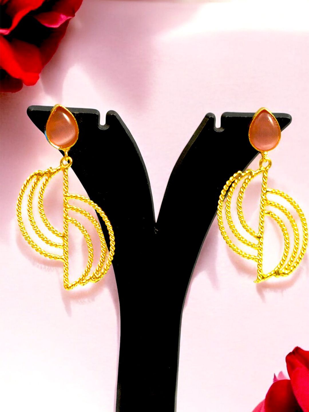 

TISHUL JEWELS Gold-Plated Artificial Beaded Contemporary Drop Earrings