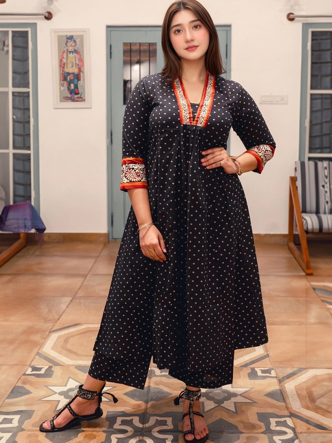 

GoSriKi Badhani Printed V-Neck A-Line Kurta With Palazzos, Black