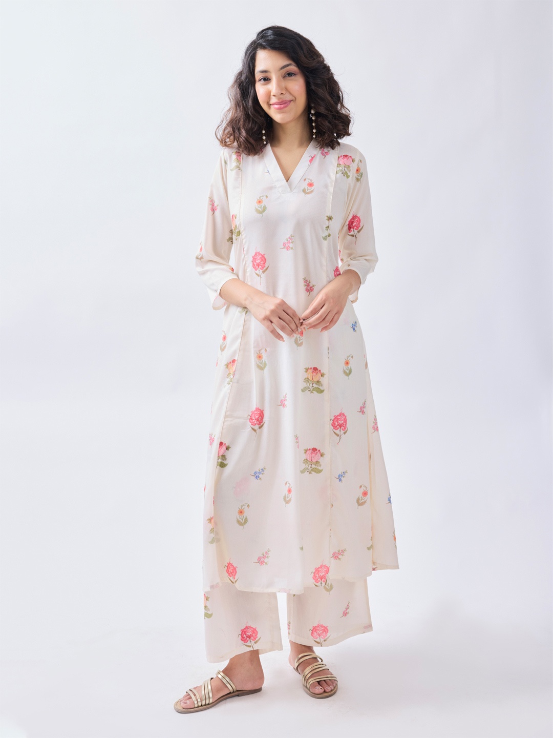 

BAESD Floral Printed V-Neck Panelled A-Line Kurta With Palazzos, White