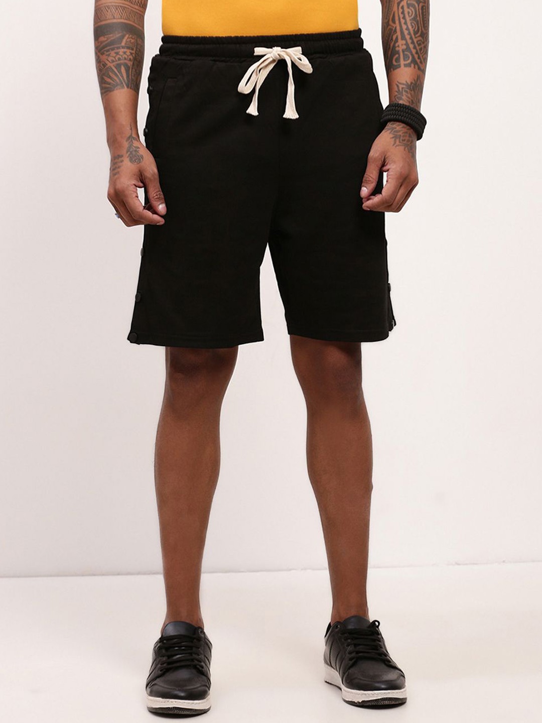 

SHOWOFF Men Mid-Rise Cotton Shorts, Black