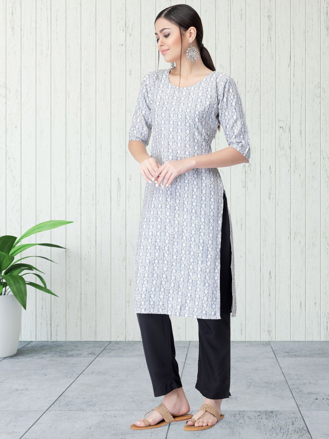 

7Threads Geometric Printed Round Neck Straight Kurta With Trouser, White