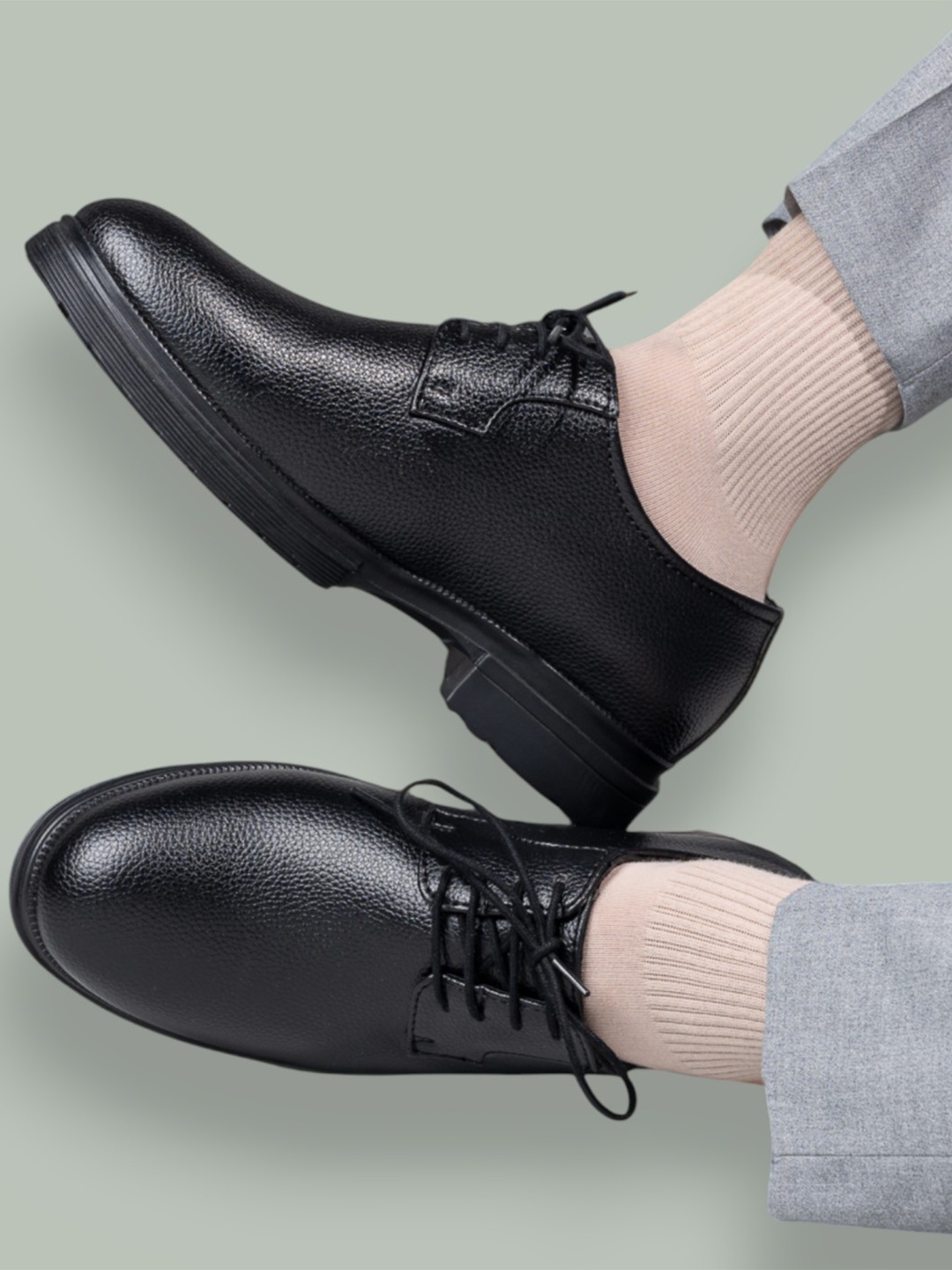 

Styli Men Textured Faux Leather Lace Up Oxford Shoes, Black