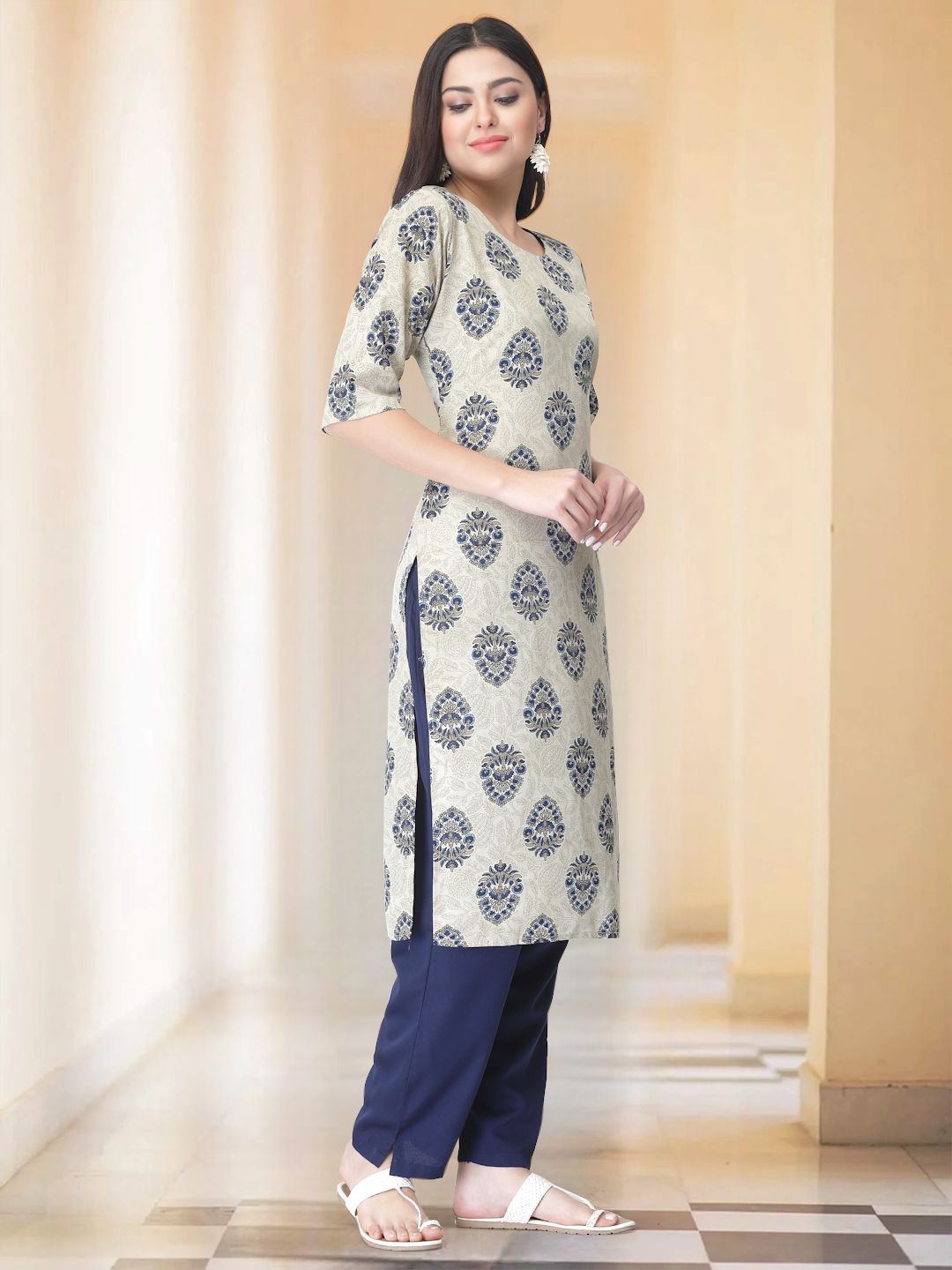 

7Threads Floral Printed Round Neck Straight Kurta With Trouser, Beige