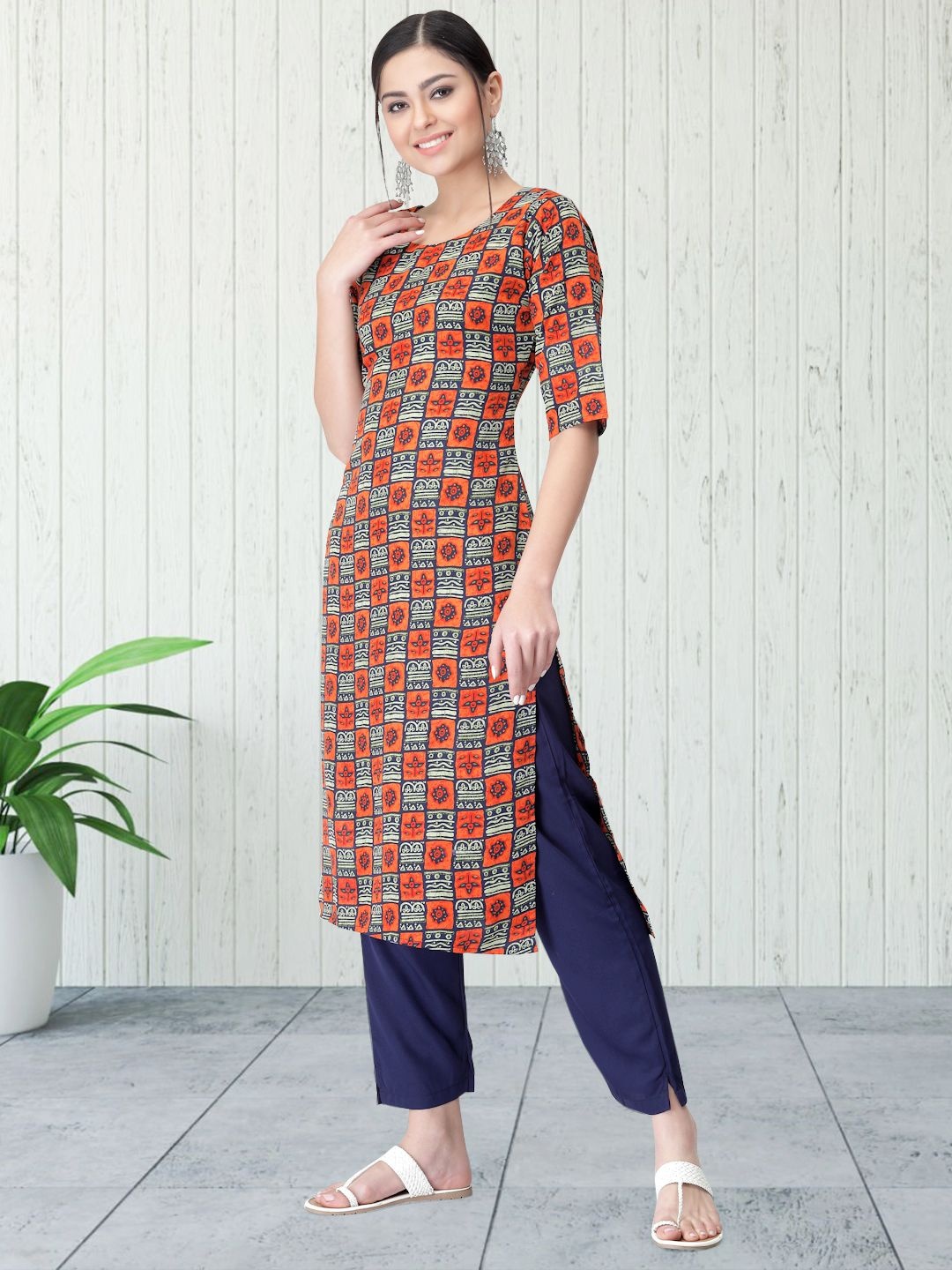 

7Threads Ethnic Motifs Printed Round Neck Straight Kurta with Trousers, Orange