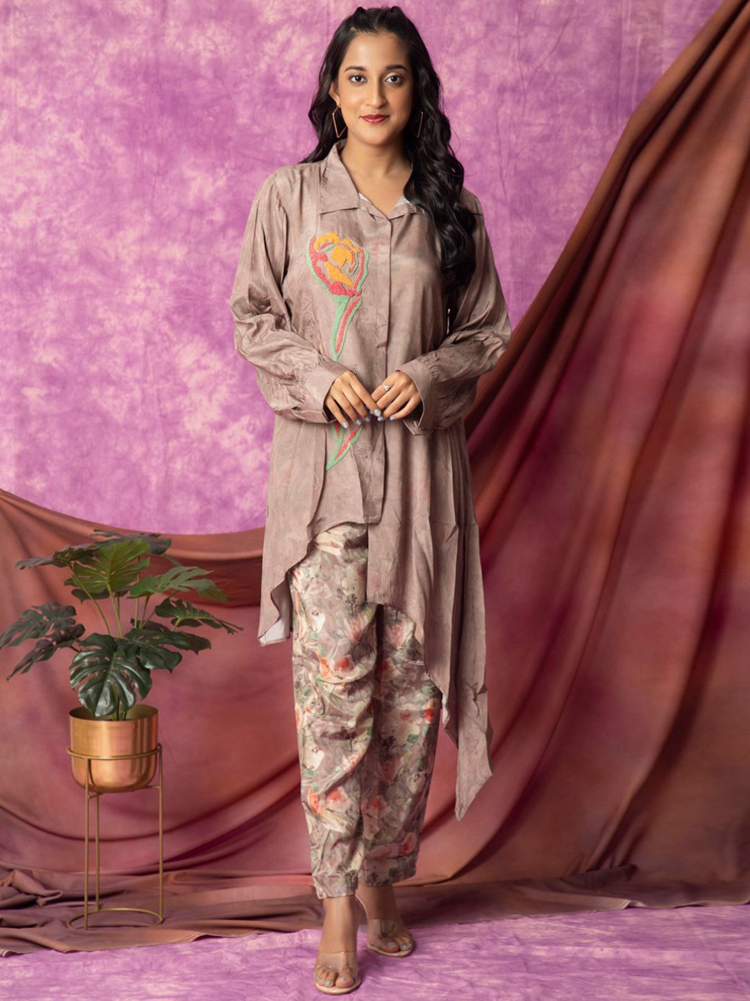 

Kaftanize Embroidered Muslin High-Low Shirt With Trousers, Brown