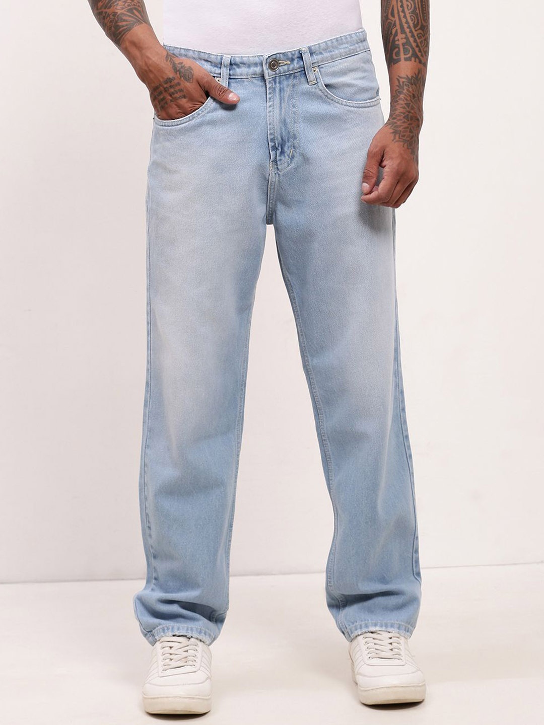 

SHOWOFF Men Comfort Straight Fit Low-Rise Light Fade Acid Wash Jeans, Blue