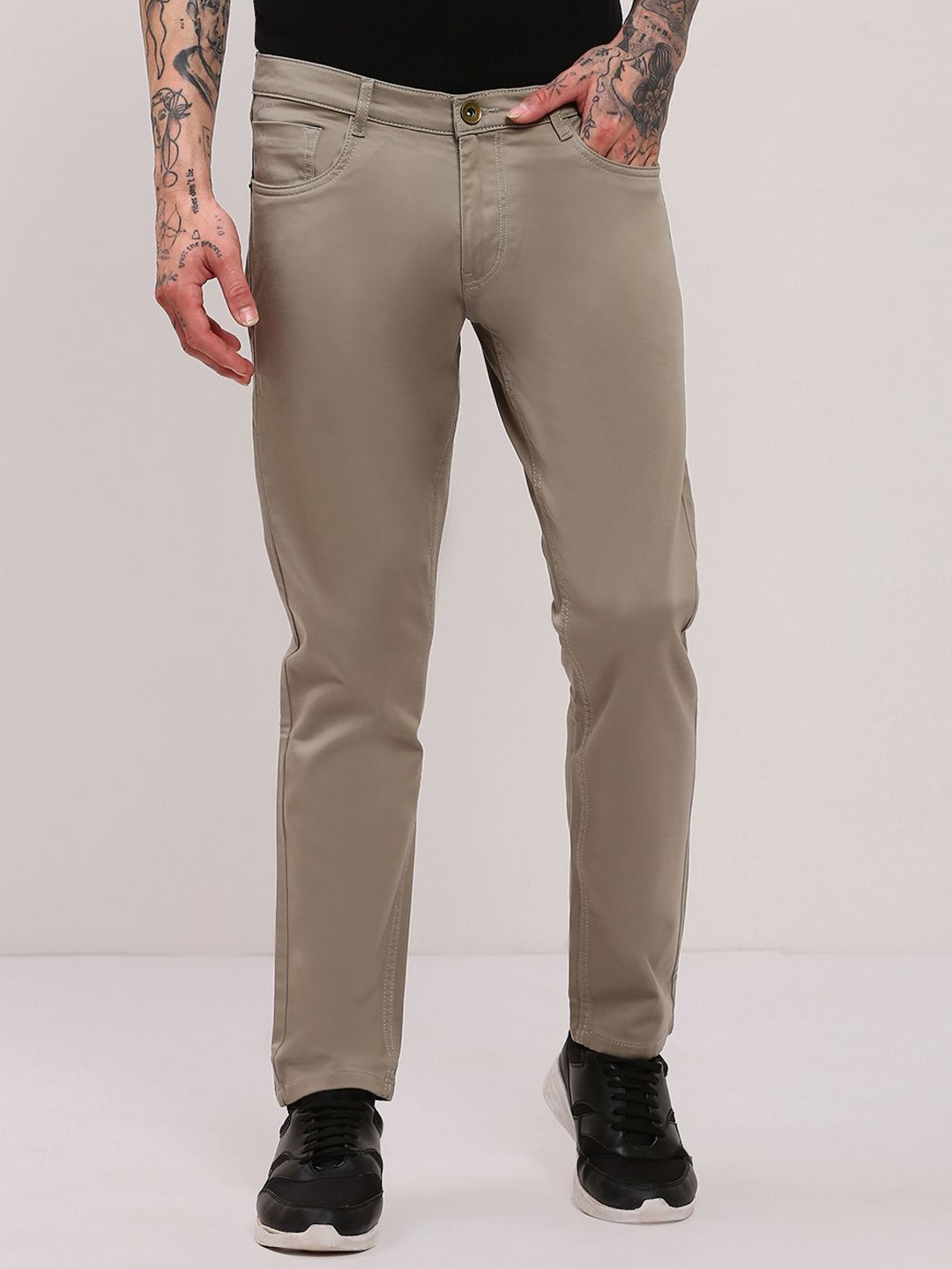 

SHOWOFF Men Comfort Slim Fit Low-Rise Jeans, Beige