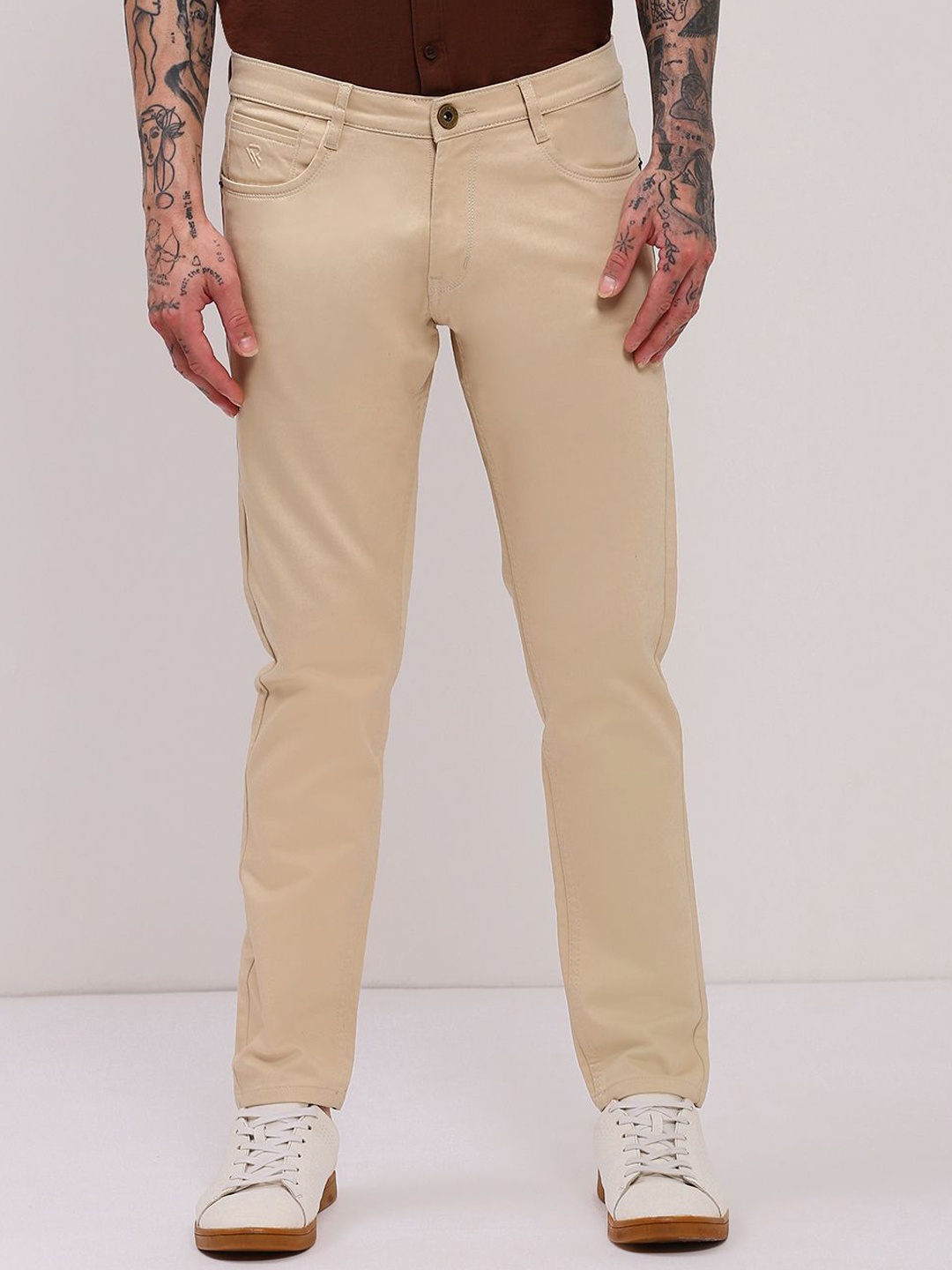 

SHOWOFF Men Comfort Slim Fit Low-Rise Cotton Jeans, Beige