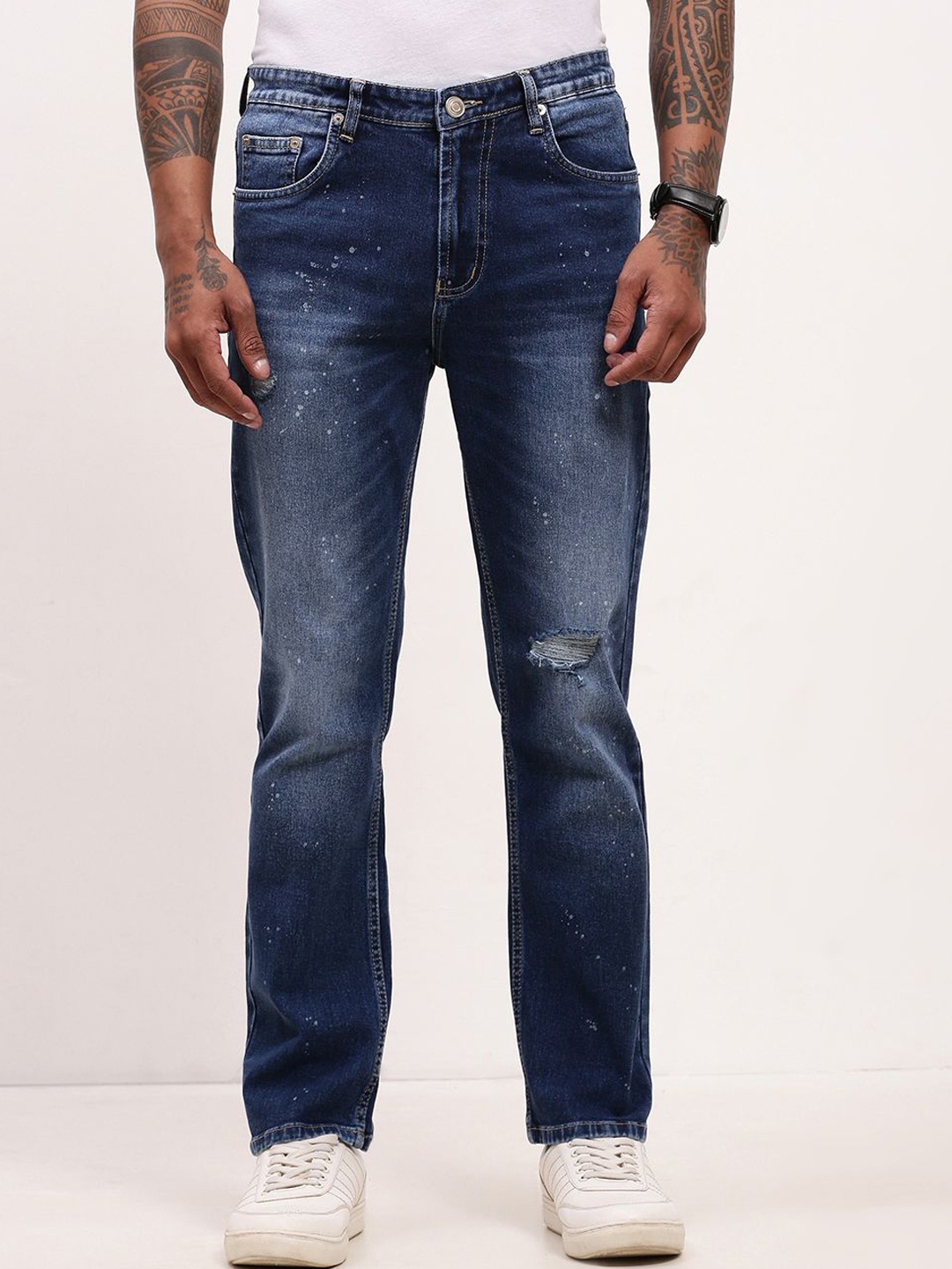 

SHOWOFF Men Comfort Straight Fit Low-Rise Mildly Distressed Light Fade Stretchable Jeans, Blue