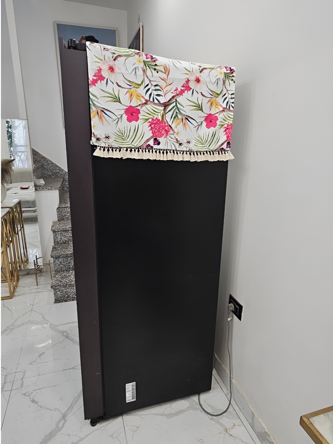 

THROWPILLOW Off-White & Pink Floral Printed Fridge Cover