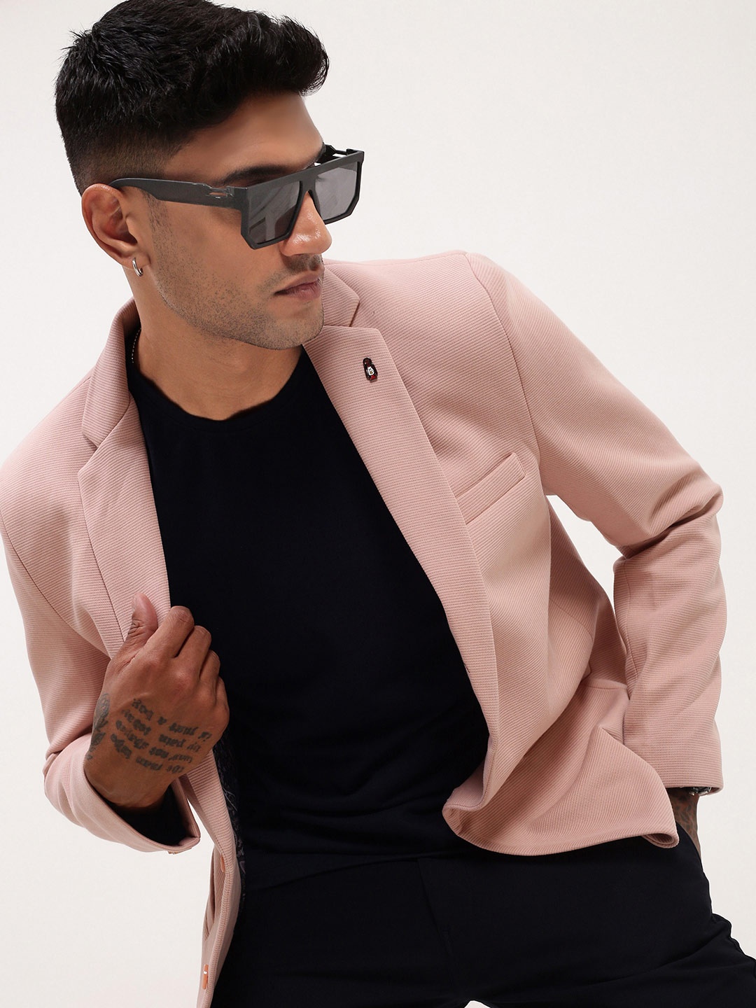 

SHOWOFF Self Design Slim-Fit Single-Breasted Corduroy Cotton Blazer, Pink