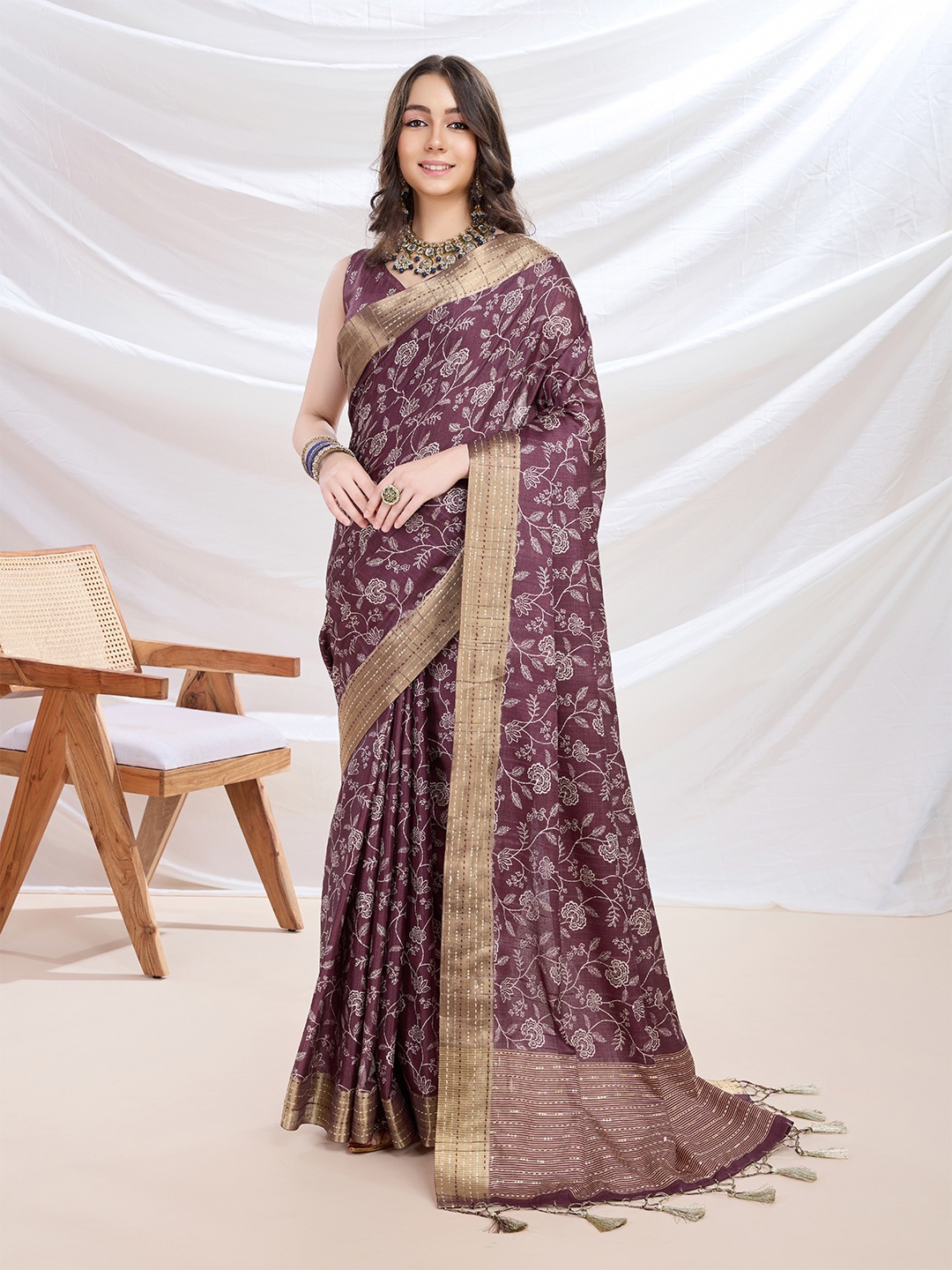 

Mitera Ajrak Block Heavy Work Tussar Saree, Burgundy