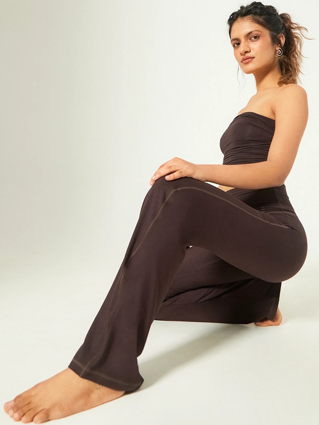 

YAMAYOGA Women High-Rise Flared Tights, Brown