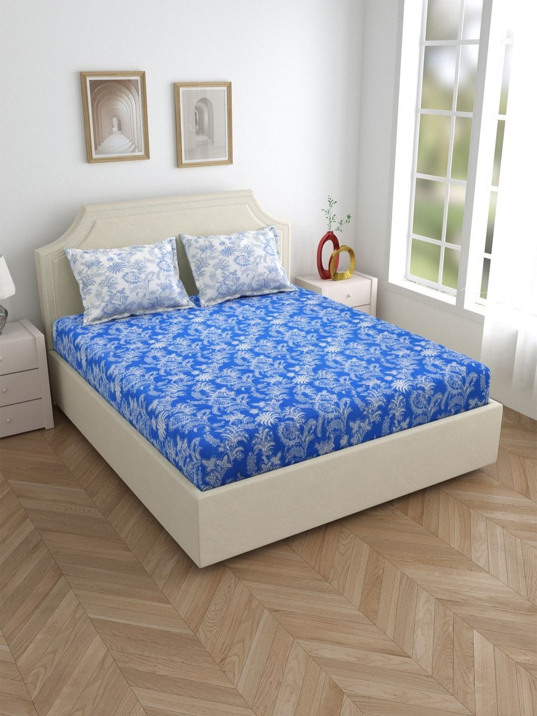 

Myntra Elegant Homes Blue & White Floral 210 TC King Bedsheet with 2 Pillow Covers