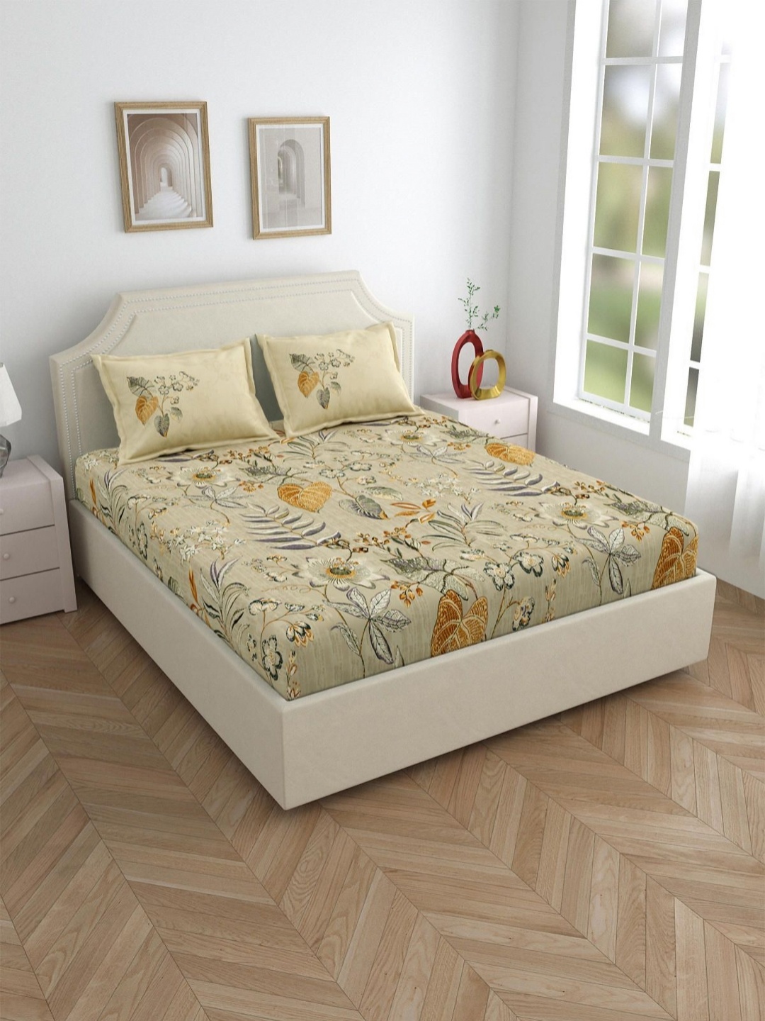 

Myntra Elegant Homes Brown & Grey Floral 300 TC King Bedsheet with 2 Pillow Covers