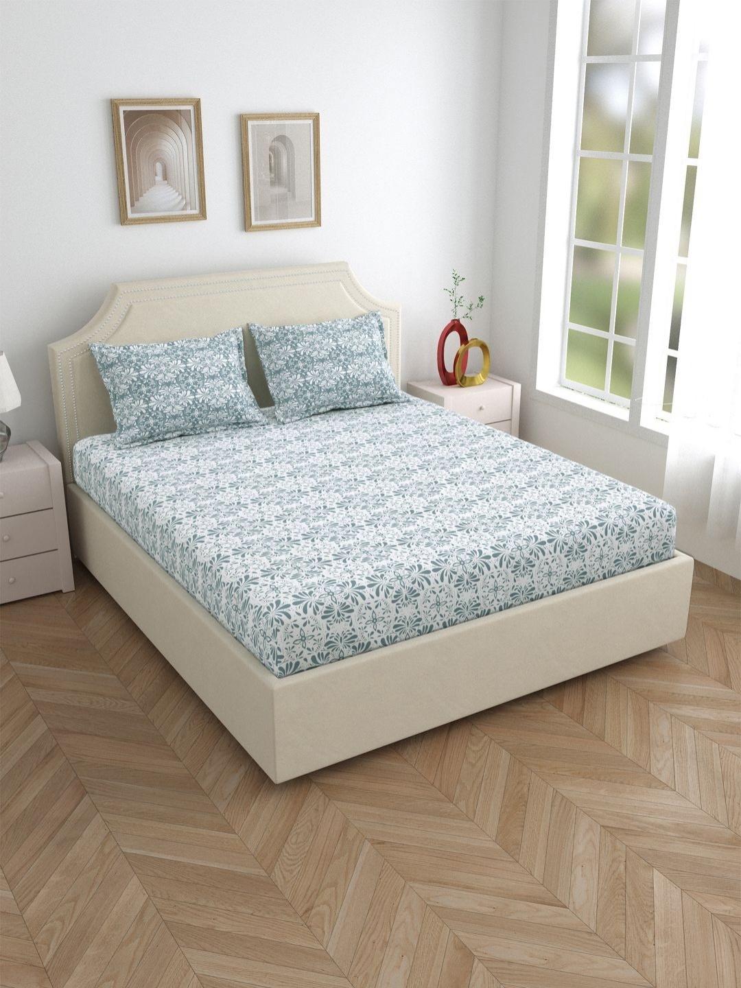

Myntra Elegant Homes Grey & White Floral 210 TC King Bedsheet with 2 Pillow Covers