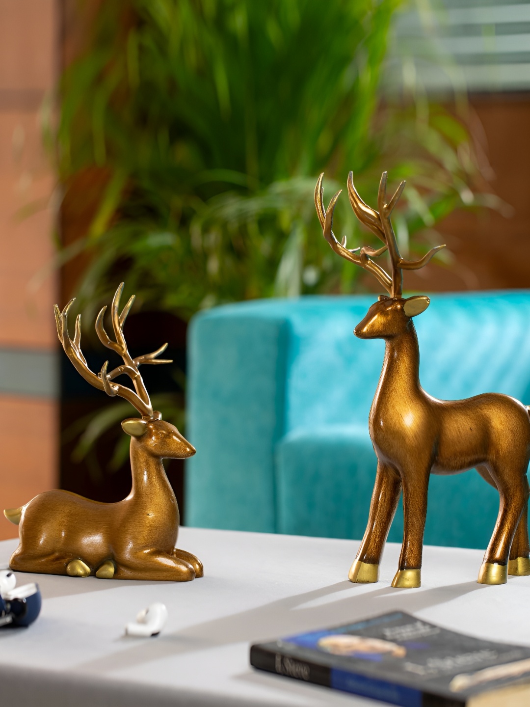 

TYOOHAR Gold-Toned 2 Pieces Deer Showpieces