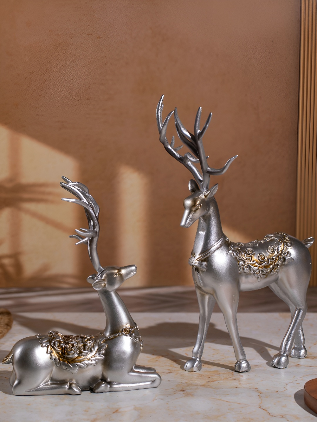 

TYOOHAR Silver-Toned 2 Pieces Deer Showpieces