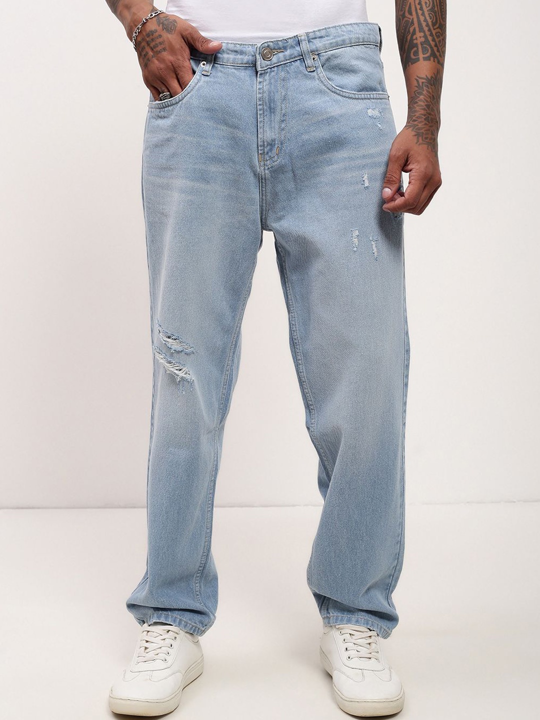 

SHOWOFF Men Comfort Wide Leg Low-Rise Mildly Distressed Light Fade Acid Wash Jeans, Blue