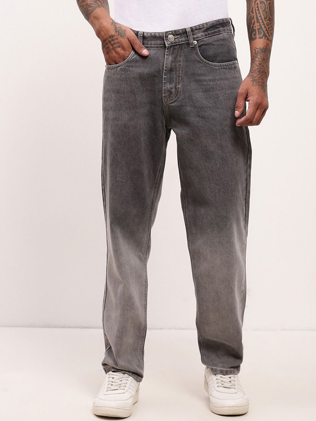

SHOWOFF Men Comfort Straight Fit Low-Rise Light Fade Acid Wash Jeans, Grey