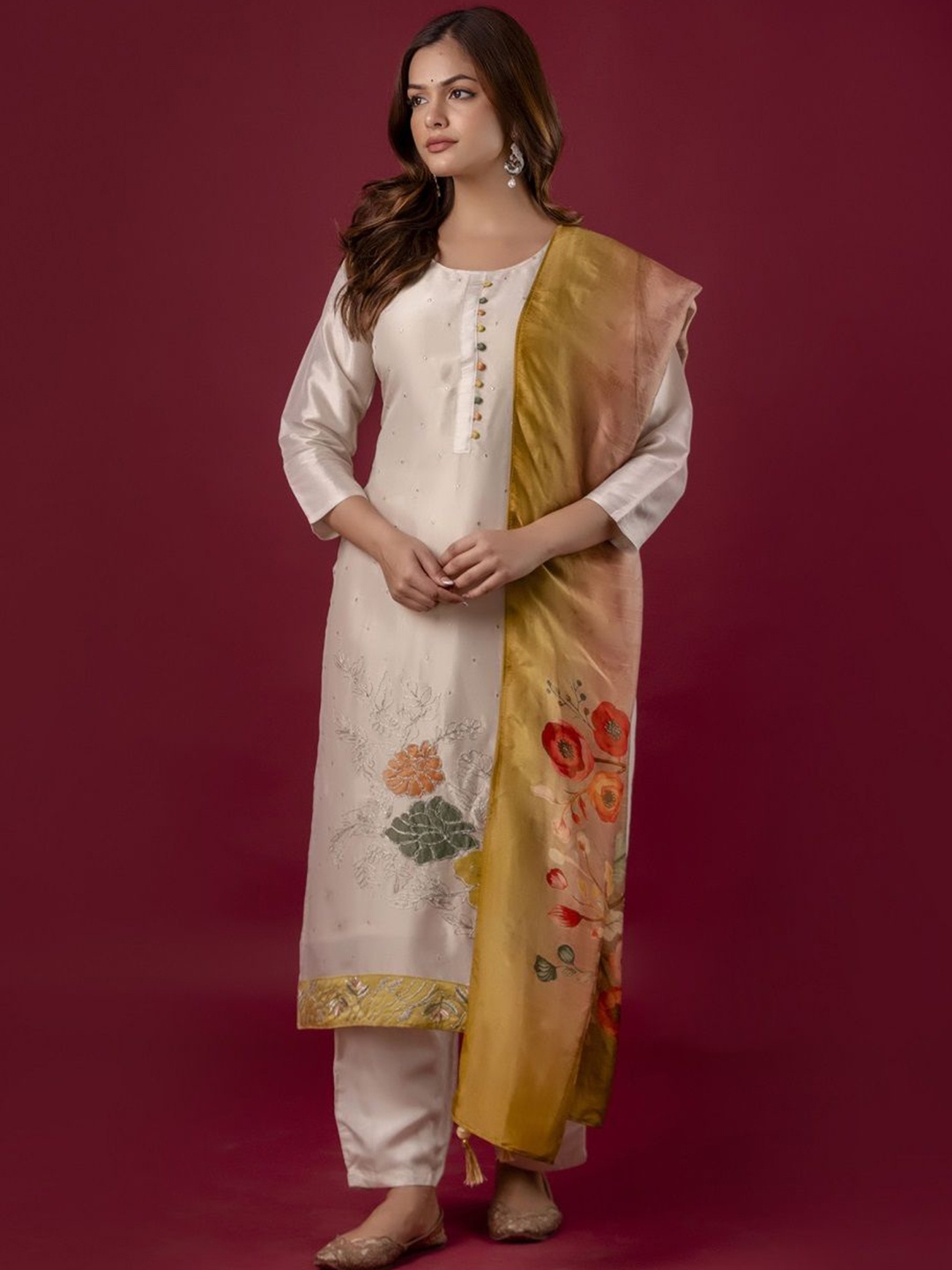 

RANGREAL Floral Embroidered Round Neck Zari Straight Kurta With Palazzos & Dupatta, White