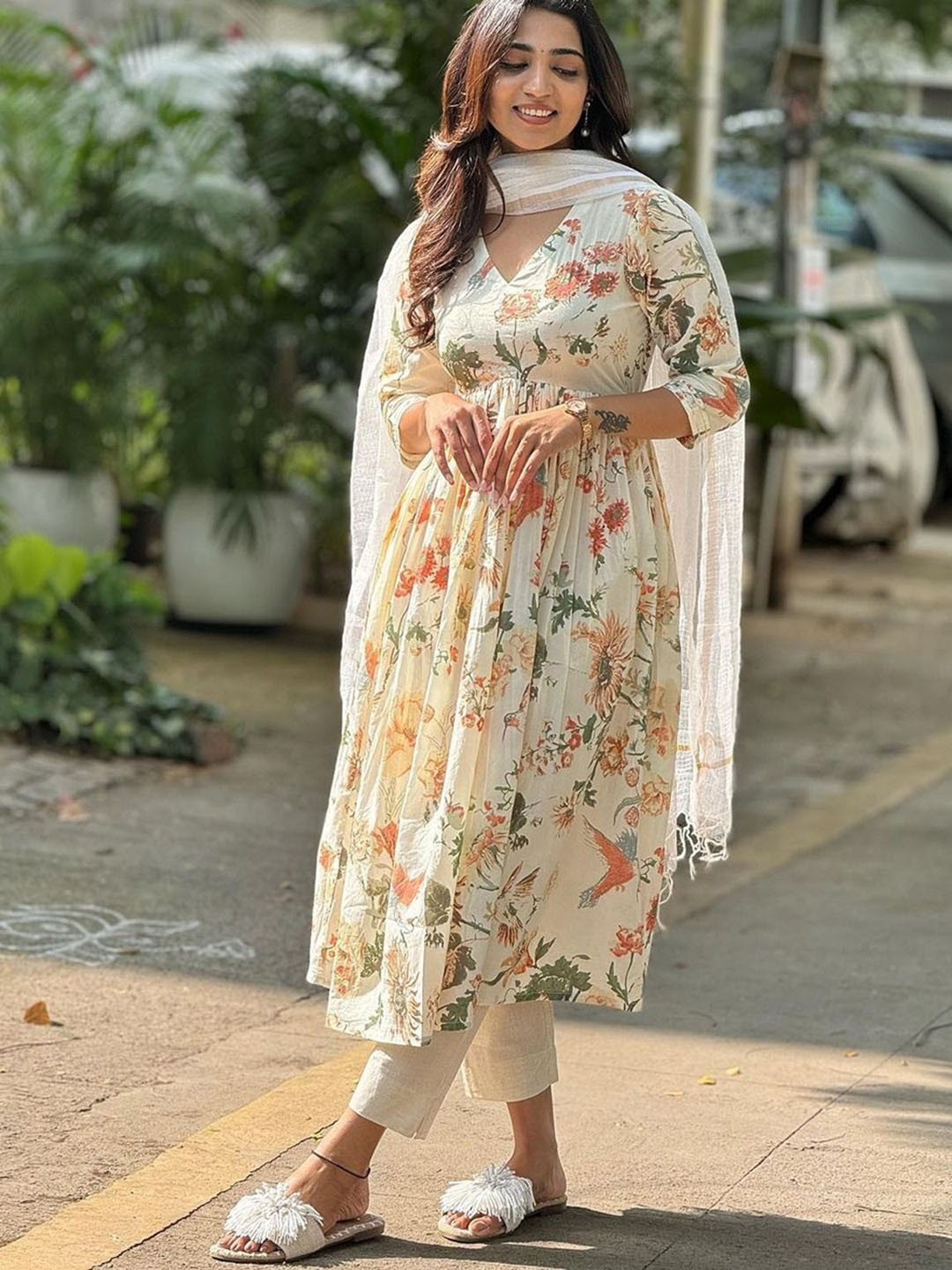 

GoSriKi Floral Printed V-Neck Anarkali Kurta With Trousers & Dupatta, Cream