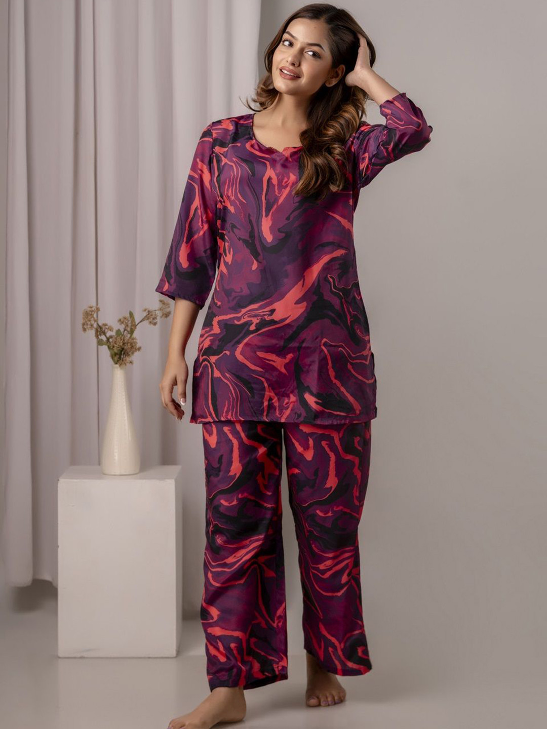 

RANGREAL Abstract Printed Round Neck Top With Pyjama, Purple