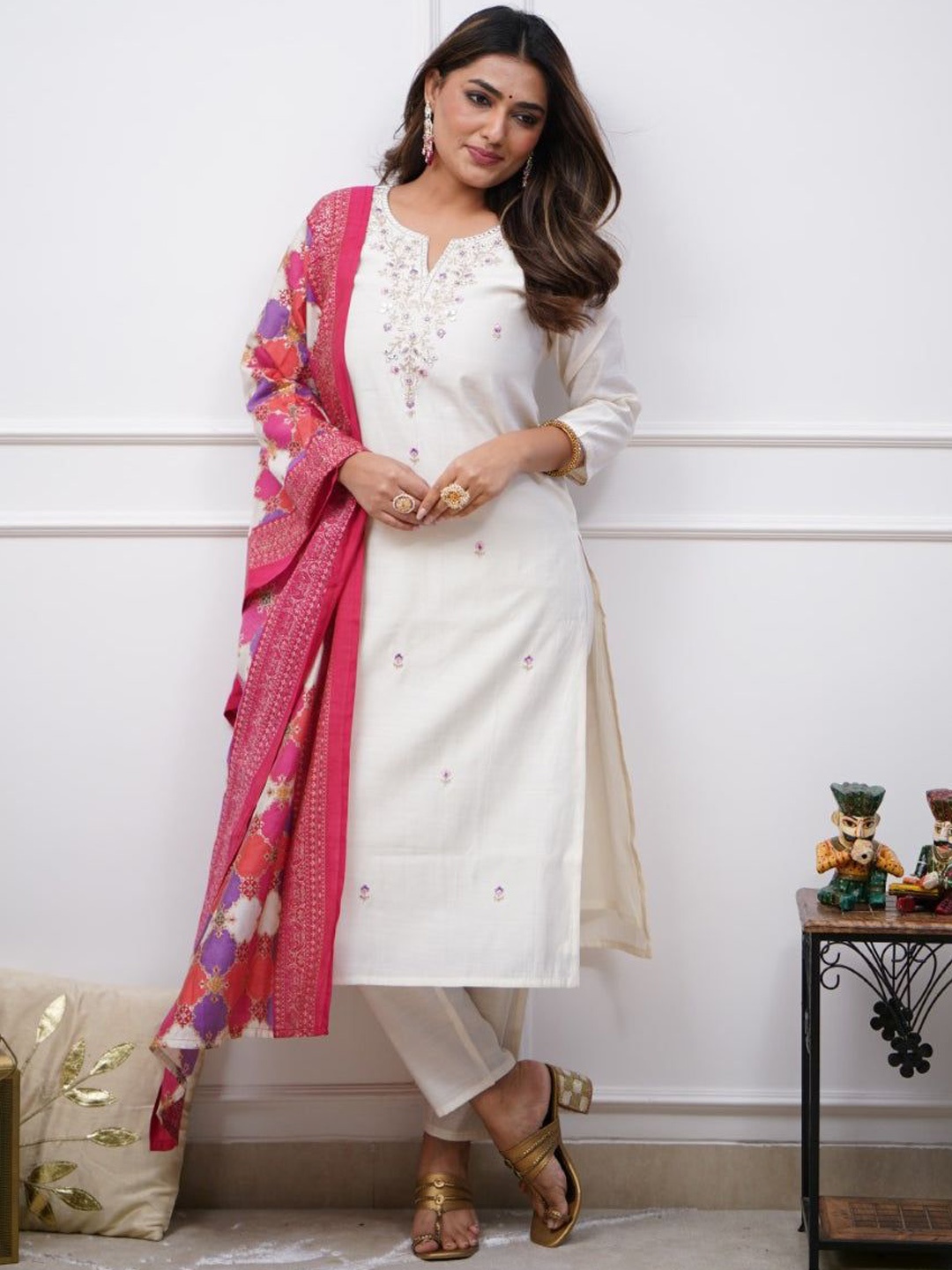 

KOTRONS Floral Embroidered Mirror Work Chanderi Silk Straight Kurta With Trouser & Dupatta, White