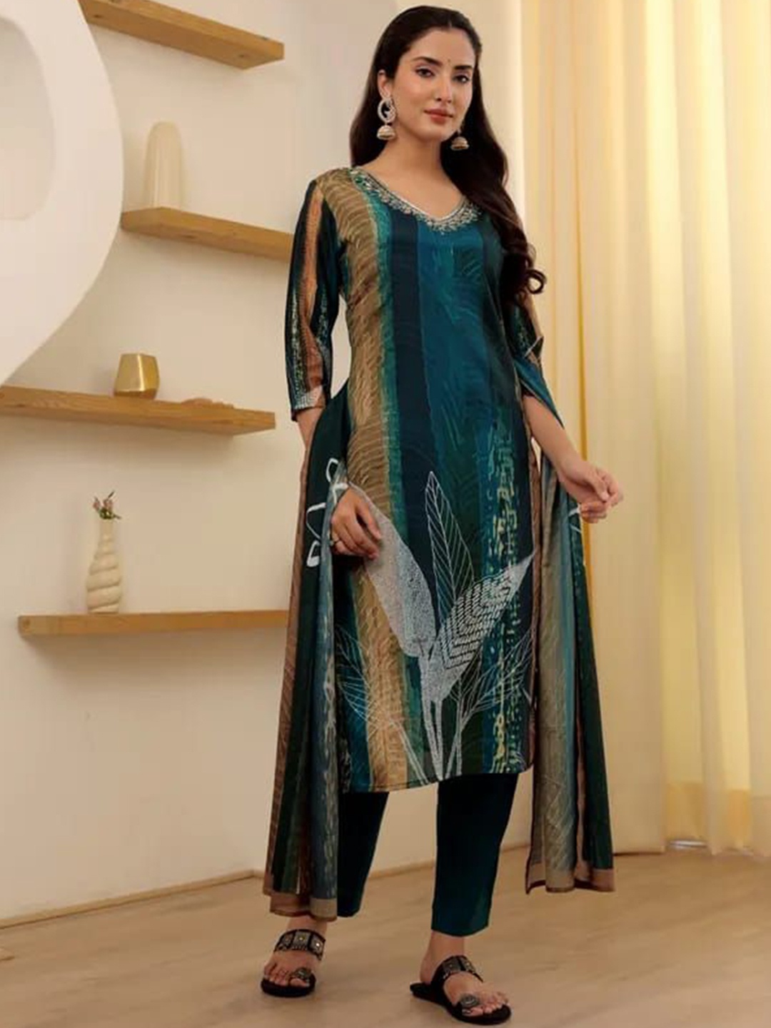 

KAYOMMI Floral Printed V-Neck Beads and Stones Straight Kurta With Trousers & Dupatta, Teal