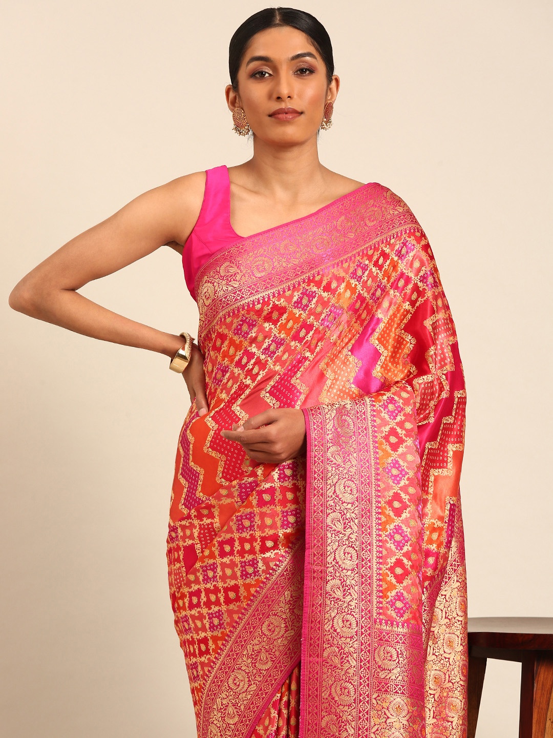 

MOHEY Bandhani Embroidered Saree, Pink