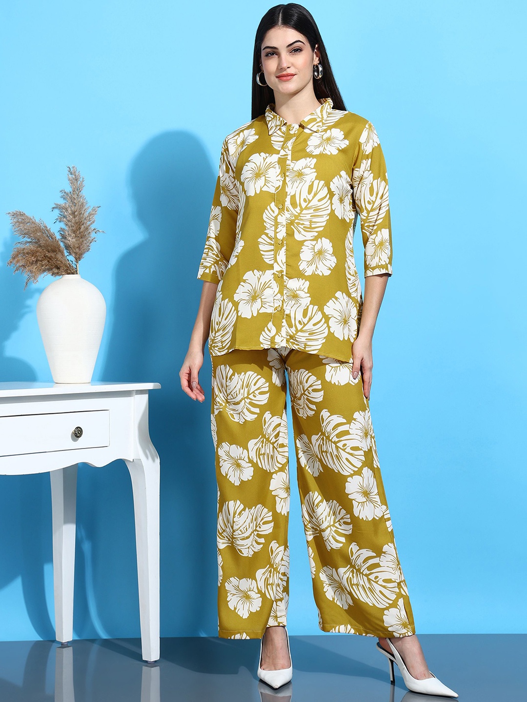 

HIVA TRENDZ Floral Printed Shirt Collar Shirt With Trouser, Mustard