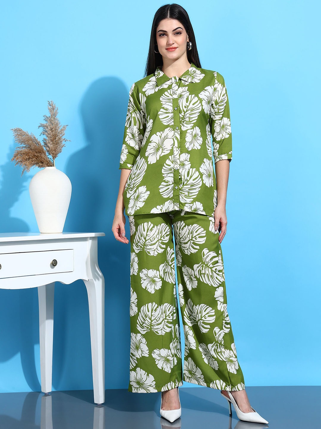 

HIVA TRENDZ Floral Printed Shirt Collar Shirt With Trouser, Green