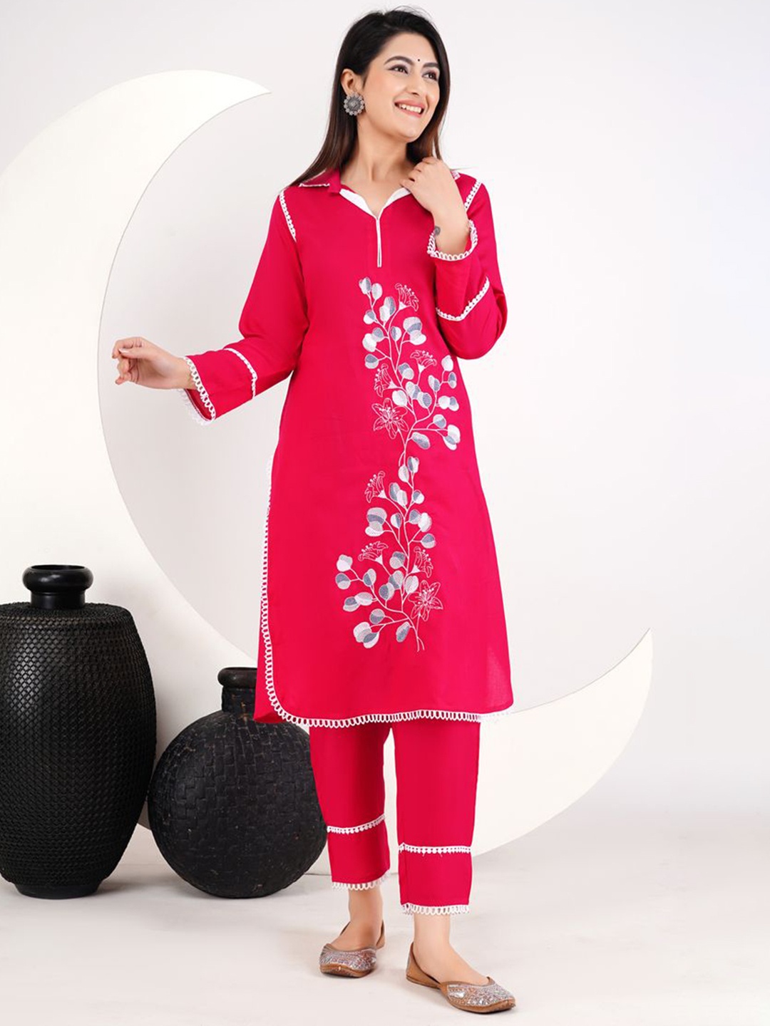 

mola ali enterprises Floral Embroidered Shirt Collar Thread Work Straight Kurta & Trouser, Pink