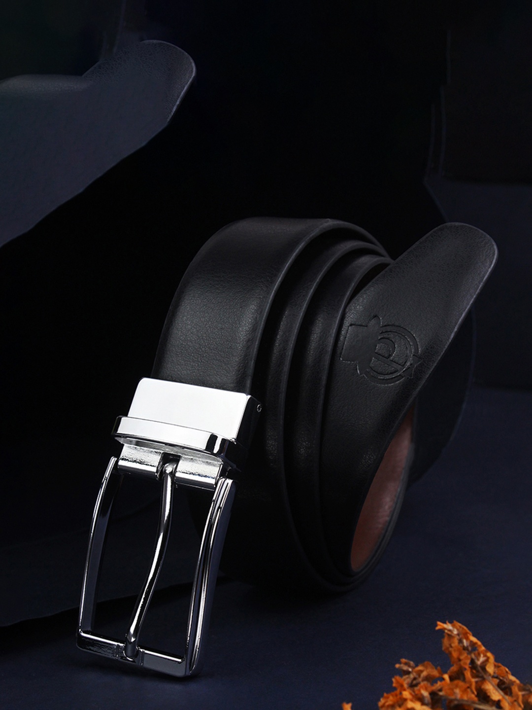 

PELUCHE Men Textured Leather Reversible Formal Belt, Black