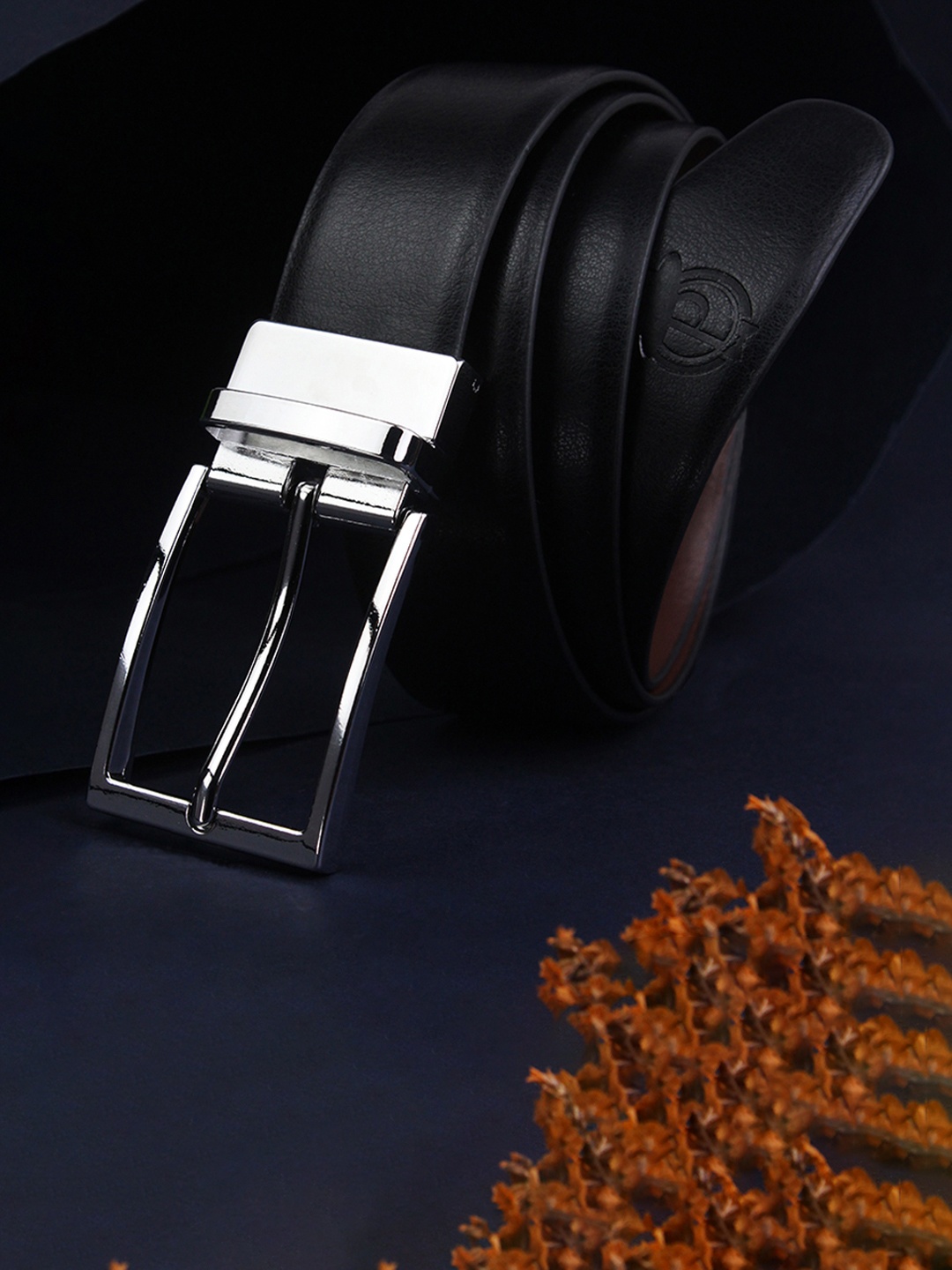 

PELUCHE Men Textured Leather Reversible Formal Belt, Black