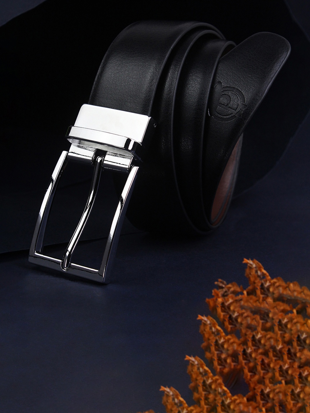 

PELUCHE Men Textured Leather Reversible Formal Belt, Black