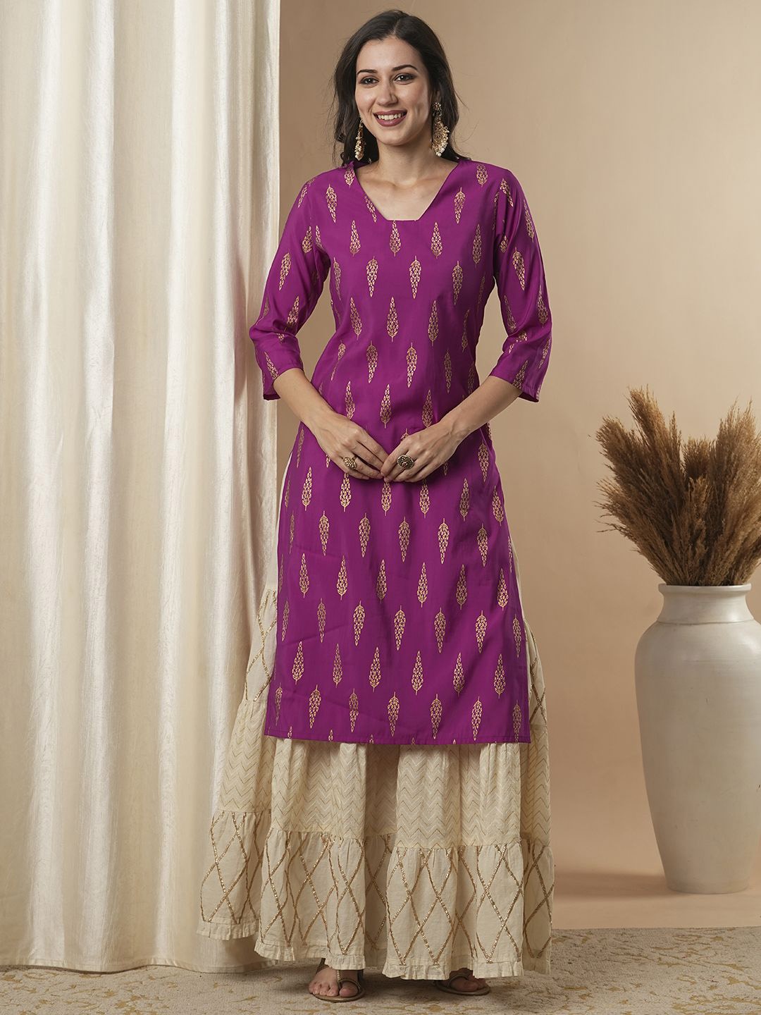 

FASHOR Floral Foil Printed Square Neck Silk Straight Kurta, Purple