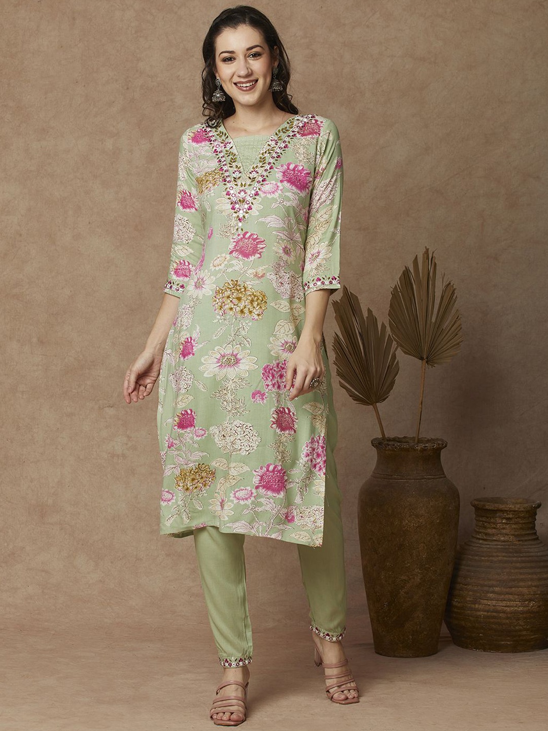 

FASHOR Floral Printed Mirror Work Straight Kurta With Trousers, Green