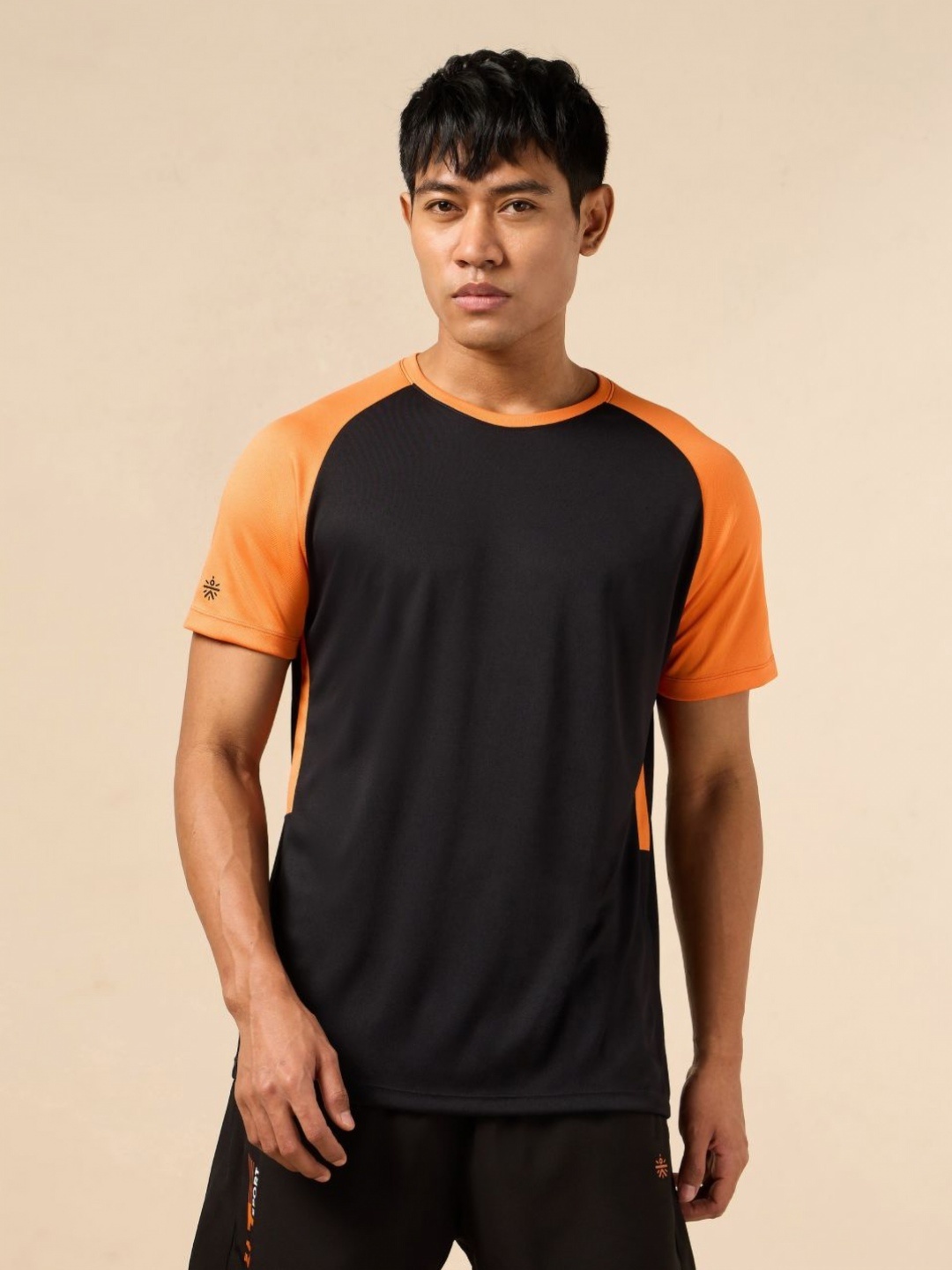 

CULT Men Moisture Wicking Colourblocked Round Neck T-shirt, Black