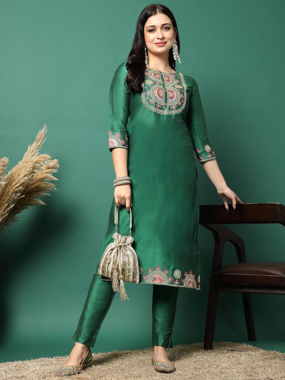 

Sangria Ethnic Motifs Yoke Design Sequinned Straight Kurta With Trouser, Green