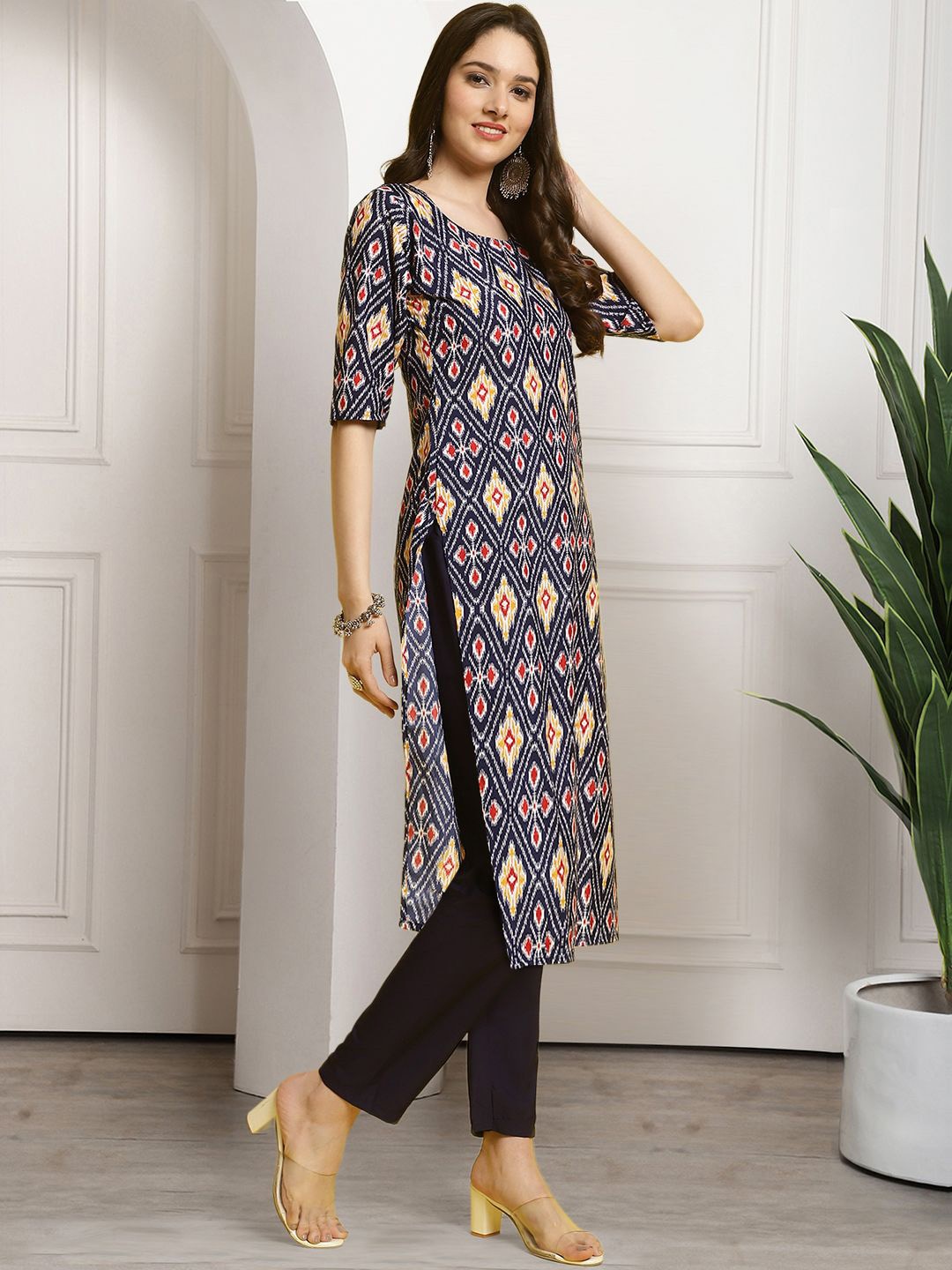 

7Threads Geometric Printed Round Neck Straight Kurta with Trousers, Navy blue