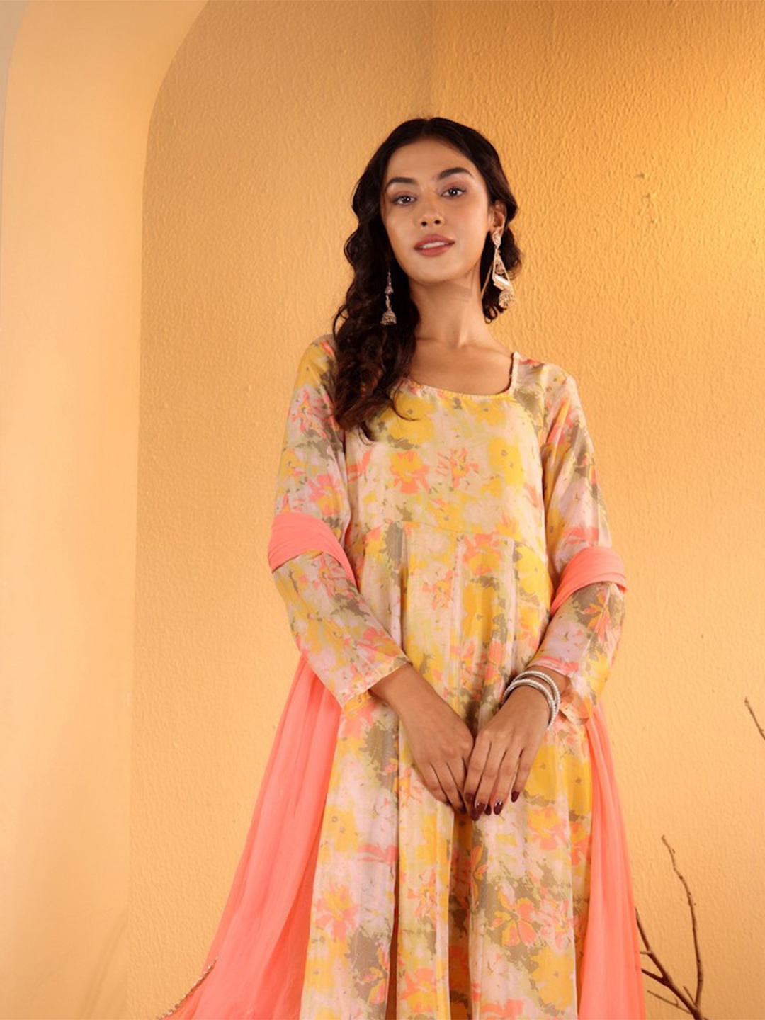 

Varanga Yellow Floral Printed Square Neck Kurta With Trousers & Dupatta